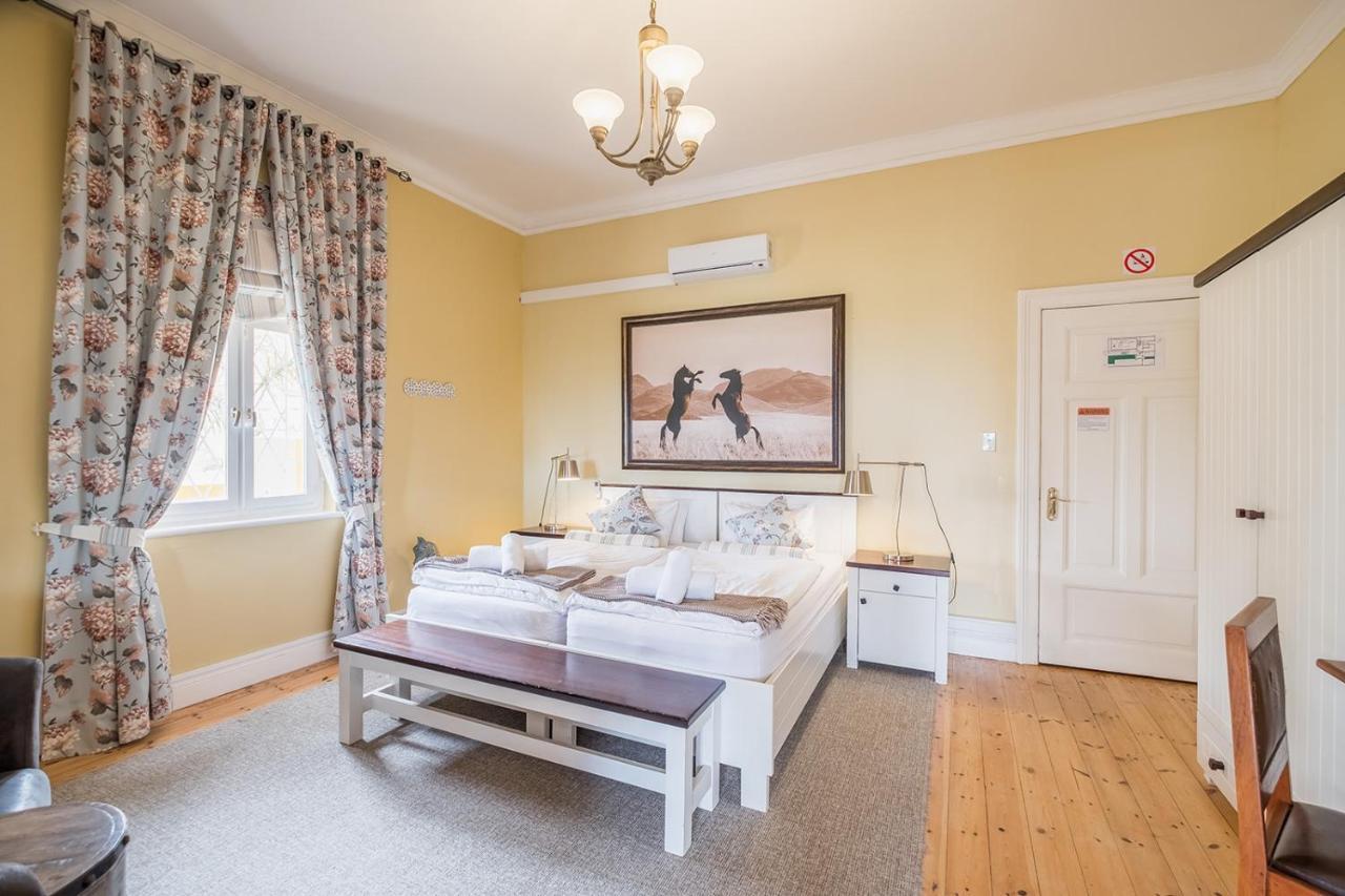 Alte Villa Boutique Hotel Lüderitz 外观 照片